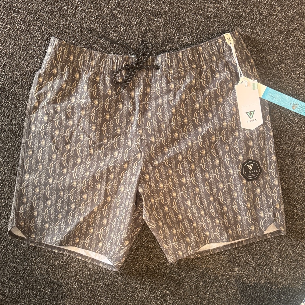 VISSLA Men's Patterned Gray Board Shorts